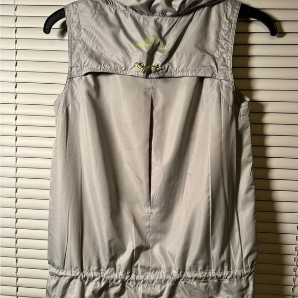 LORNA JANE Active Elevate Grey Vest in Size XS - Picture 8 of 9